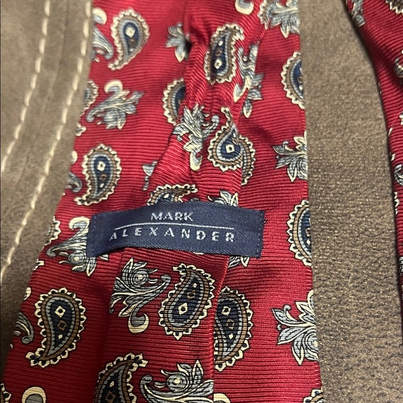 Classic Paisley Red Tie - Picture 2 of 2